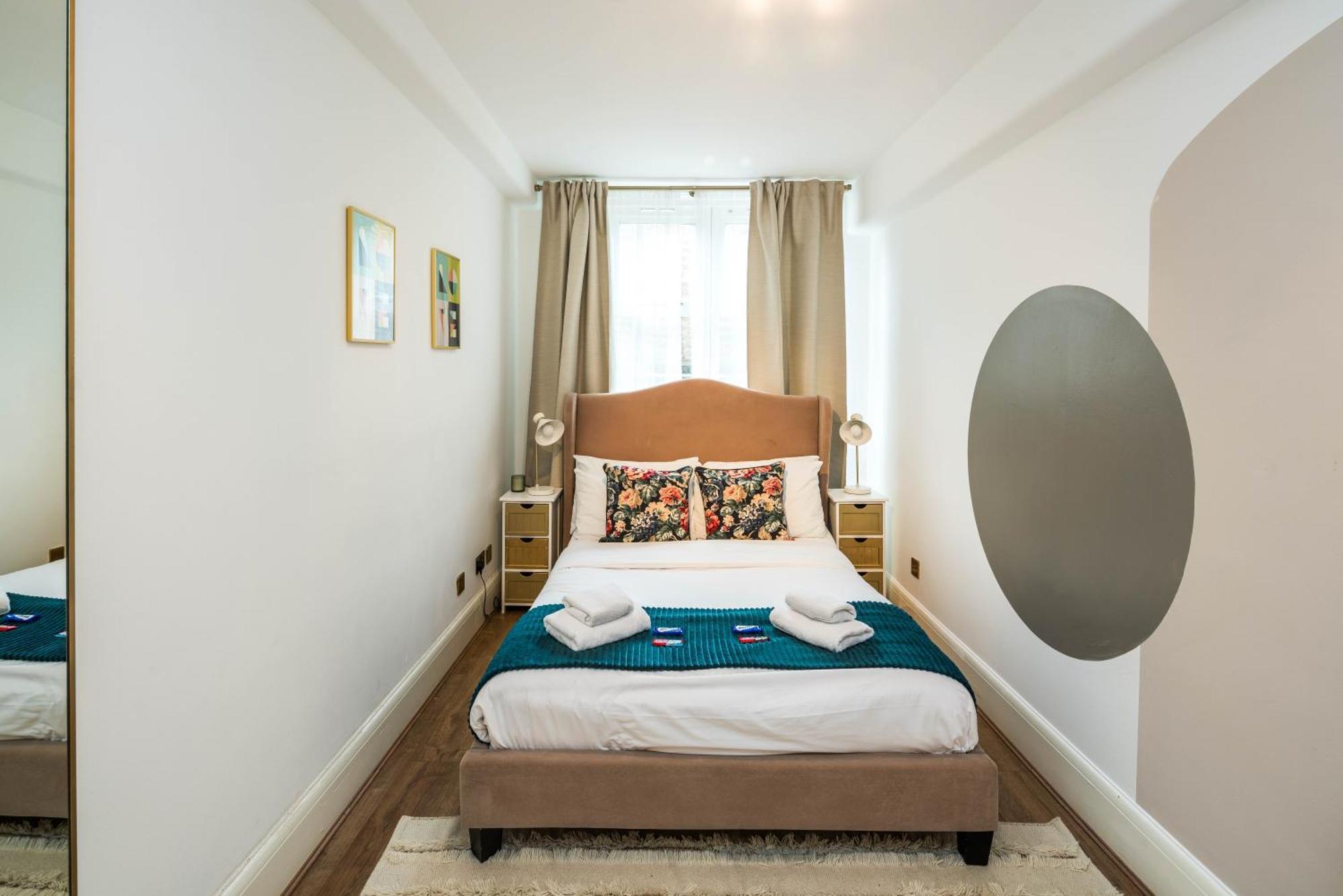 Charming Spacious 2Br Flat Near Station Plus Parking Londra Exterior foto